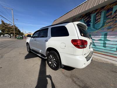 2010 Toyota Sequoia Platinum - Photo 3 - Eugene, OR 97402