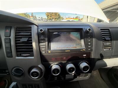 2010 Toyota Sequoia Platinum - Photo 19 - Eugene, OR 97402