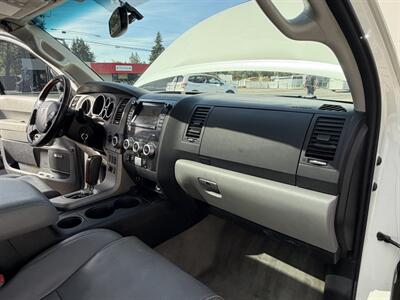 2010 Toyota Sequoia Platinum - Photo 12 - Eugene, OR 97402