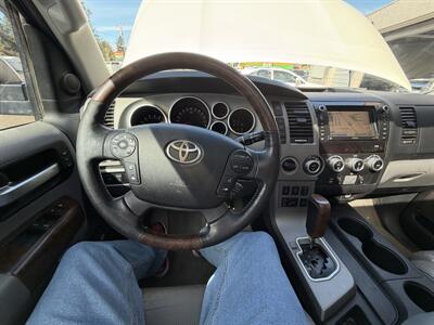 2010 Toyota Sequoia Platinum - Photo 17 - Eugene, OR 97402