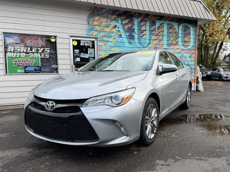 2016 Toyota Camry SE   - Photo 1 - Eugene, OR 97402