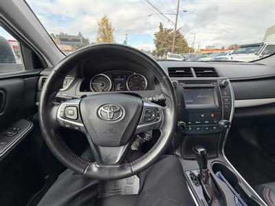 2016 Toyota Camry SE   - Photo 10 - Eugene, OR 97402