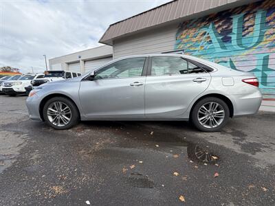 2016 Toyota Camry SE   - Photo 2 - Eugene, OR 97402