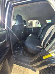 2015 Toyota 4Runner SR5   - Photo 3 - Eugene, OR 97402