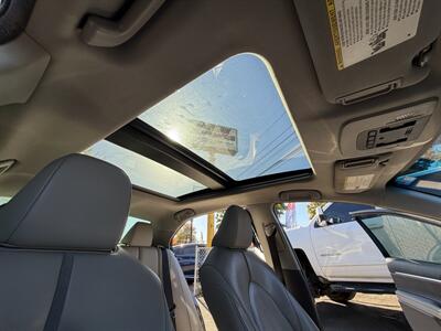 2018 Toyota Camry XSE - Photo 13 - Eugene, OR 97402
