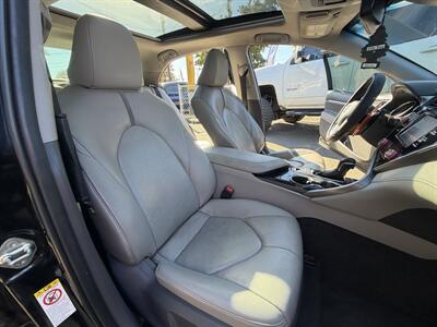 2018 Toyota Camry XSE - Photo 12 - Eugene, OR 97402