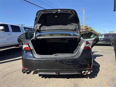2018 Toyota Camry XSE - Photo 8 - Eugene, OR 97402
