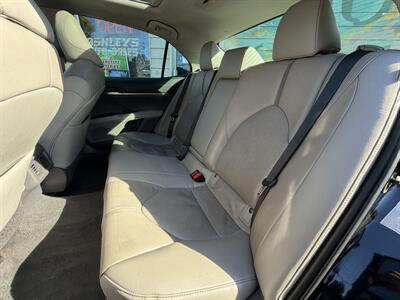 2018 Toyota Camry XSE - Photo 15 - Eugene, OR 97402
