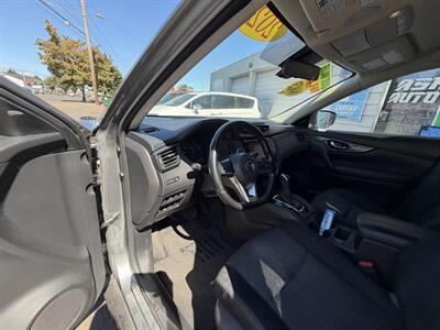 2020 Nissan Rogue SV   - Photo 10 - Eugene, OR 97402