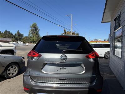 2020 Nissan Rogue SV   - Photo 4 - Eugene, OR 97402