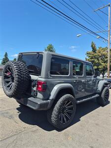 2021 Jeep Wrangler Unlimited Sahara - Photo 9 - Eugene, OR 97402