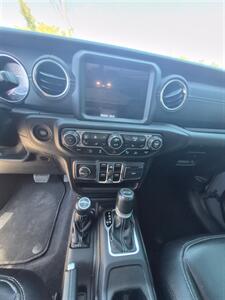 2021 Jeep Wrangler Unlimited Sahara - Photo 6 - Eugene, OR 97402