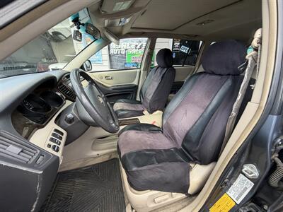 2002 Toyota Highlander Limited - Photo 12 - Eugene, OR 97402