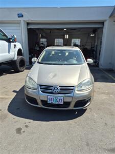 2005 Volkswagen Jetta 2.5 - Photo 2 - Eugene, OR 97402