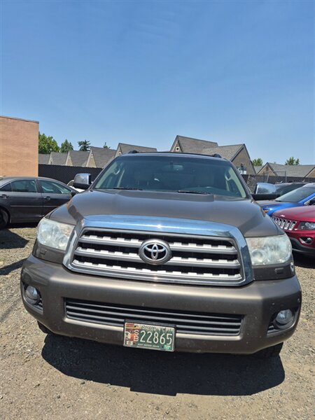 2014 Toyota Sequoia Limited   - Photo 1 - Eugene, OR 97402