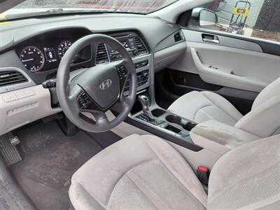 2017 Hyundai SONATA - Photo 3 - Eugene, OR 97402