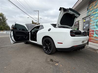 2018 Dodge Challenger SXT Plus   - Photo 8 - Eugene, OR 97402