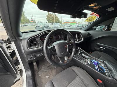 2018 Dodge Challenger SXT Plus   - Photo 14 - Eugene, OR 97402