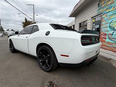 2018 Dodge Challenger SXT Plus   - Photo 4 - Eugene, OR 97402