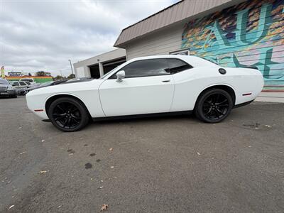 2018 Dodge Challenger SXT Plus   - Photo 3 - Eugene, OR 97402