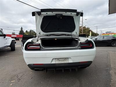 2018 Dodge Challenger SXT Plus   - Photo 9 - Eugene, OR 97402