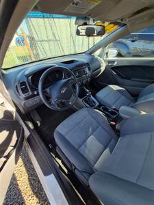 2018 Kia Forte LX   - Photo 2 - Eugene, OR 97402