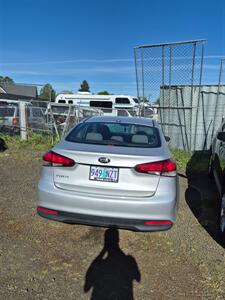 2018 Kia Forte LX   - Photo 3 - Eugene, OR 97402