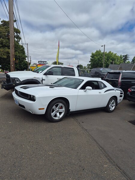 2010 Dodge Challenger SE  