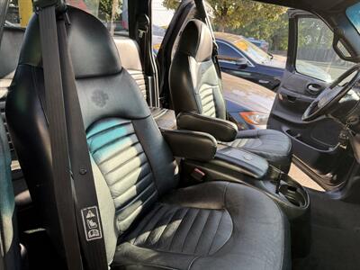 2000 Ford F-150 XL - Photo 9 - Eugene, OR 97402