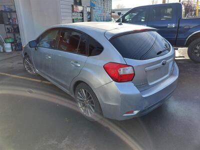 2012 Subaru Impreza 2.0i Premium   - Photo 2 - Eugene, OR 97402