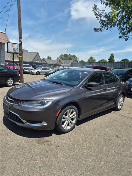 2015 Chrysler 200 Limited  
