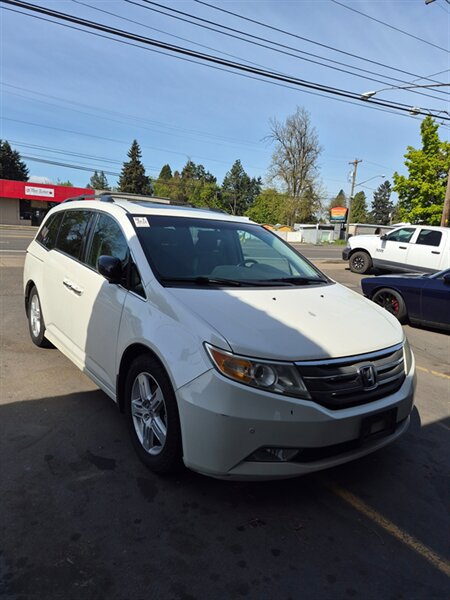 2013 Honda Odyssey Touring   - Photo 1 - Eugene, OR 97402