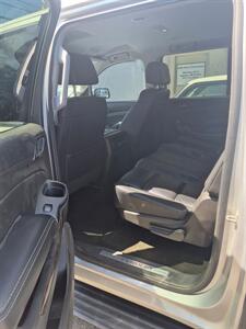 2017 Chevrolet Suburban LT   - Photo 7 - Eugene, OR 97402