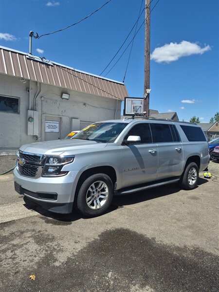 2017 Chevrolet Suburban LT   - Photo 1 - Eugene, OR 97402
