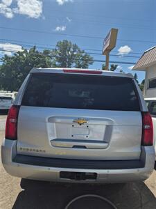 2017 Chevrolet Suburban LT   - Photo 11 - Eugene, OR 97402