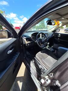 2016 Jeep Cherokee Latitude - Photo 2 - Eugene, OR 97402