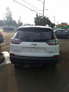 2019 Jeep Cherokee Latitude Plus - Photo 9 - Eugene, OR 97402