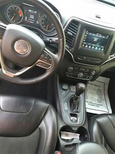 2019 Jeep Cherokee Latitude Plus - Photo 6 - Eugene, OR 97402