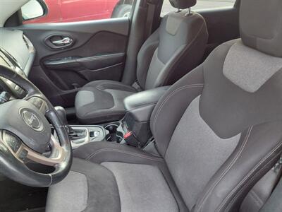 2014 Jeep Cherokee Latitude - Photo 3 - Eugene, OR 97402