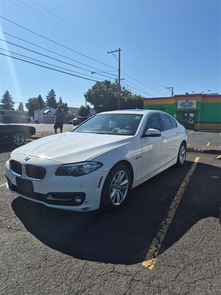 2016 BMW 528i xDrive   - Photo 1 - Eugene, OR 97402