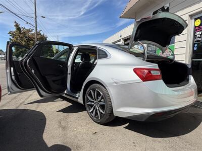 2017 Chevrolet Malibu LT   - Photo 9 - Eugene, OR 97402