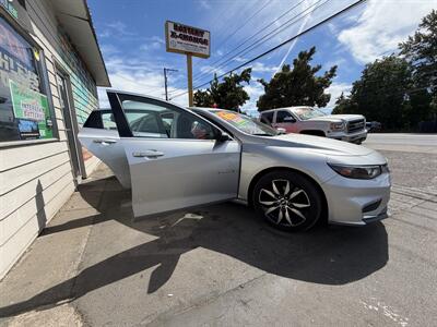 2017 Chevrolet Malibu LT   - Photo 7 - Eugene, OR 97402