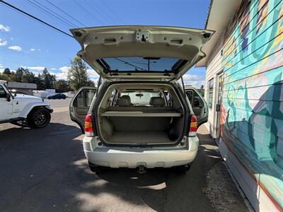 2004 Ford Escape Limited - Photo 8 - Eugene, OR 97402
