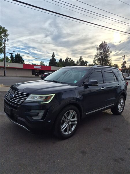 2017 Ford Explorer Limited   - Photo 1 - Eugene, OR 97402