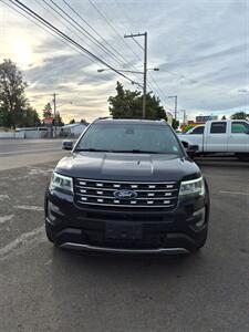 2017 Ford Explorer Limited   - Photo 2 - Eugene, OR 97402
