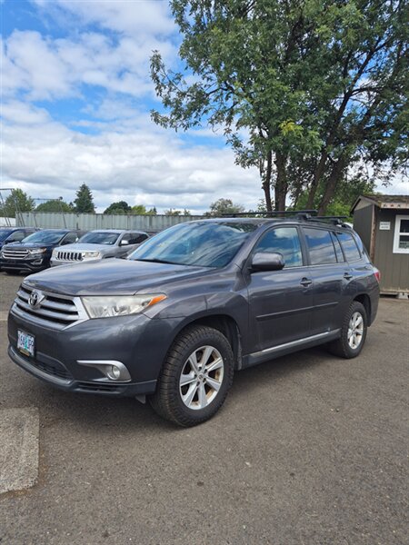 2012 Toyota Highlander   - Photo 1 - Eugene, OR 97402