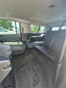 2018 Chevrolet Suburban LT - Photo 3 - Eugene, OR 97402