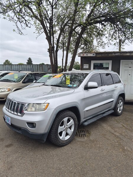 2011 Jeep Grand Cherokee Laredo   - Photo 1 - Eugene, OR 97402