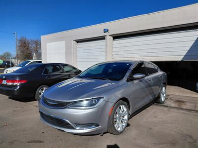 2015 Chrysler 200 Limited   - Photo 2 - Eugene, OR 97402