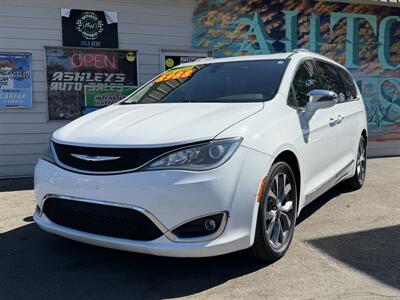 2017 Chrysler Pacifica Limited - Photo 1 - Eugene, OR 97402
